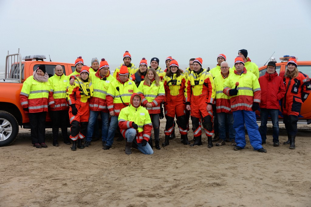 ../Images/Nieuwjaarsduik Noordwijk 2020 001.jpg